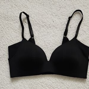 Love by Gap Breathe Wireless Bra - Black - Size 36B - EUC